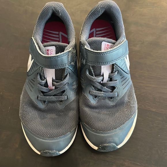 Nike Other - Nike boys used shose size 13.5